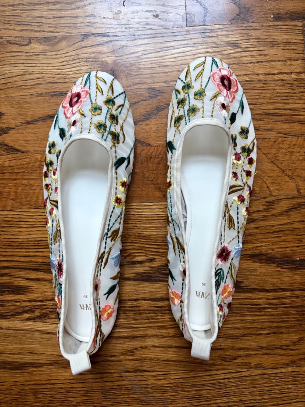 Zara White Floral Embroidered Ballet Flats - Picture 8 of 8